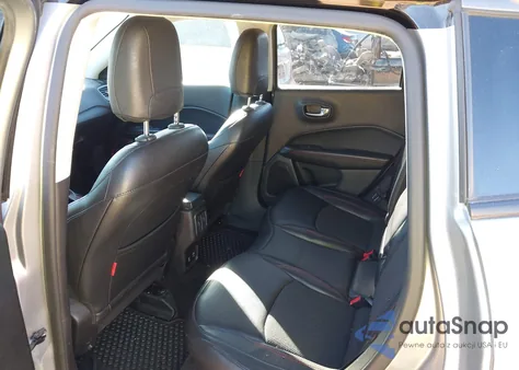 2019 Jeep Compass Trailhawk 4X4 из США, поврежденный, VIN 3C4NJDDB1KT744833